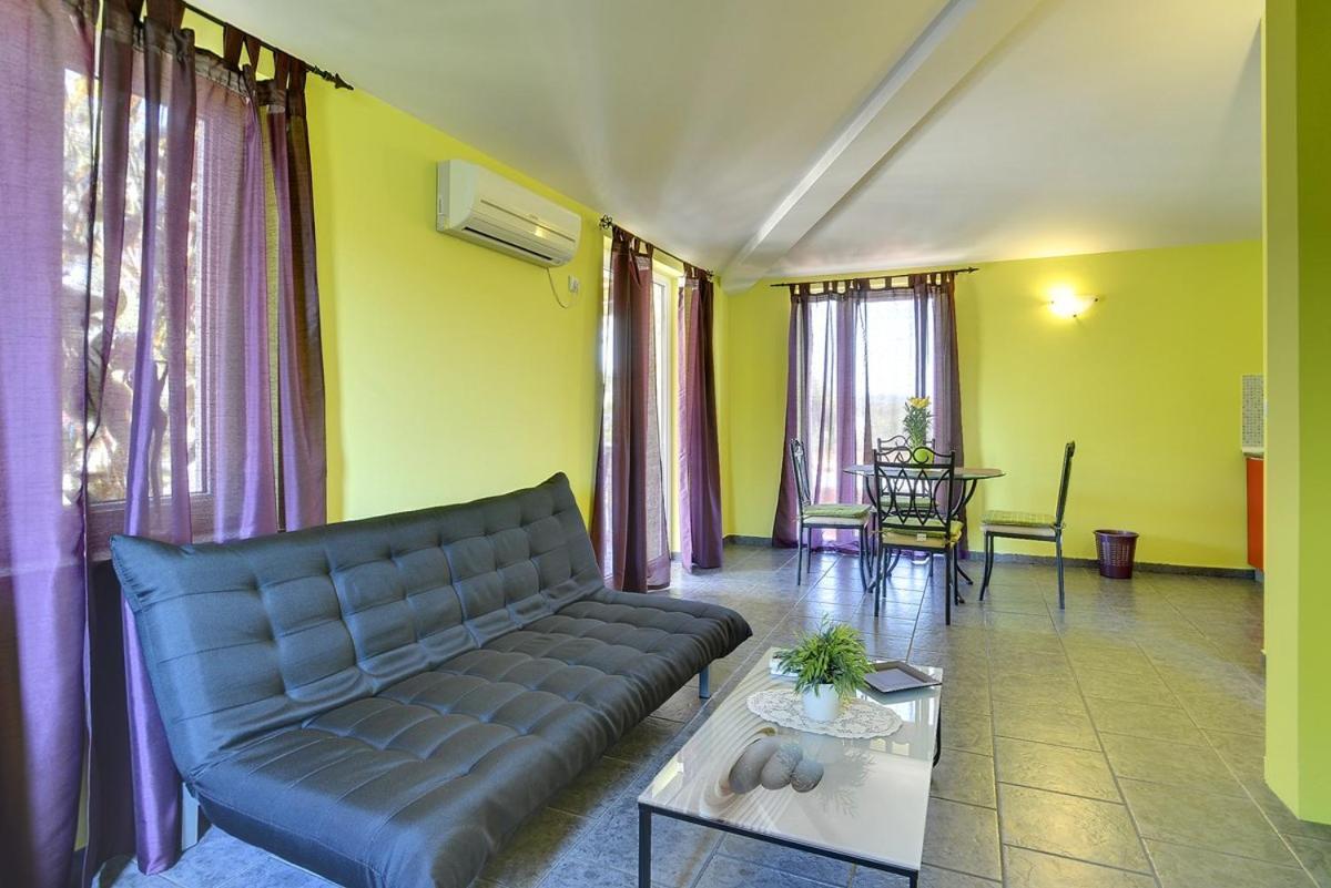 Apartments Puntica Ližnjan Eksteriør billede