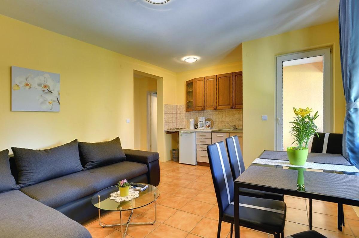 Apartments Puntica Ližnjan Eksteriør billede